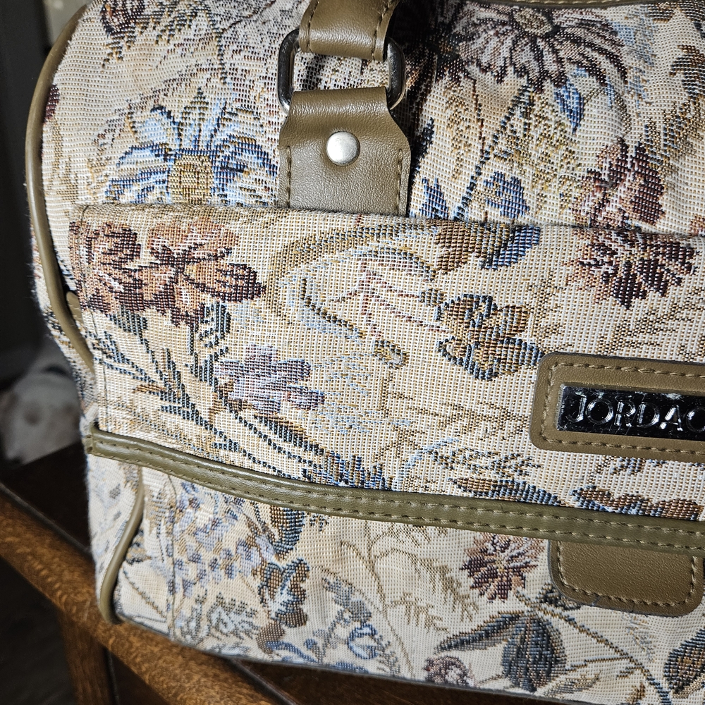 Vintage Floral Tapestry Handbag - Picture 4 of 10